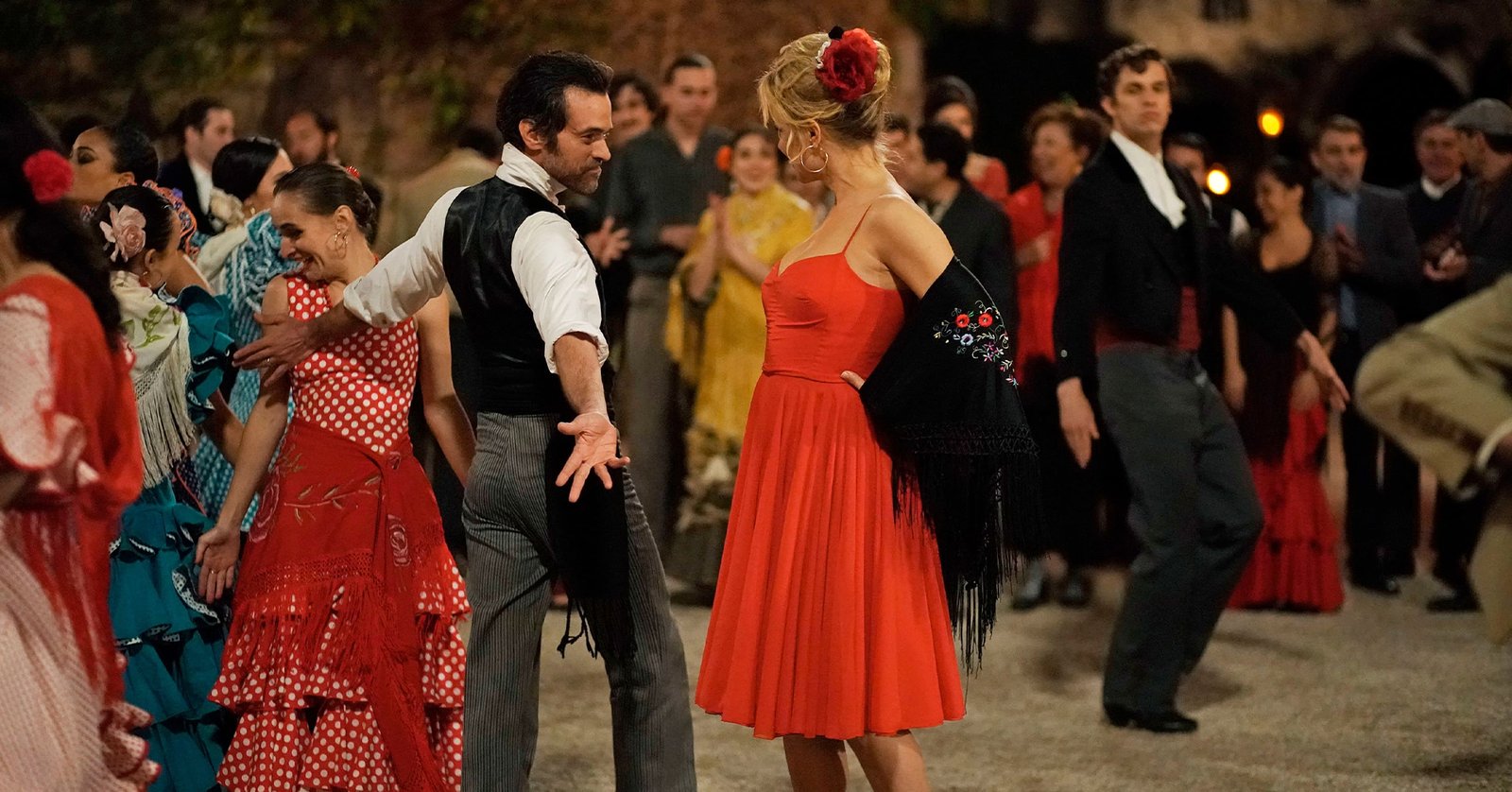 Romain Duris et Virginie Efira dans une scéne de danse dans le film "En attendant Bojangles" de Regis Roinsard.